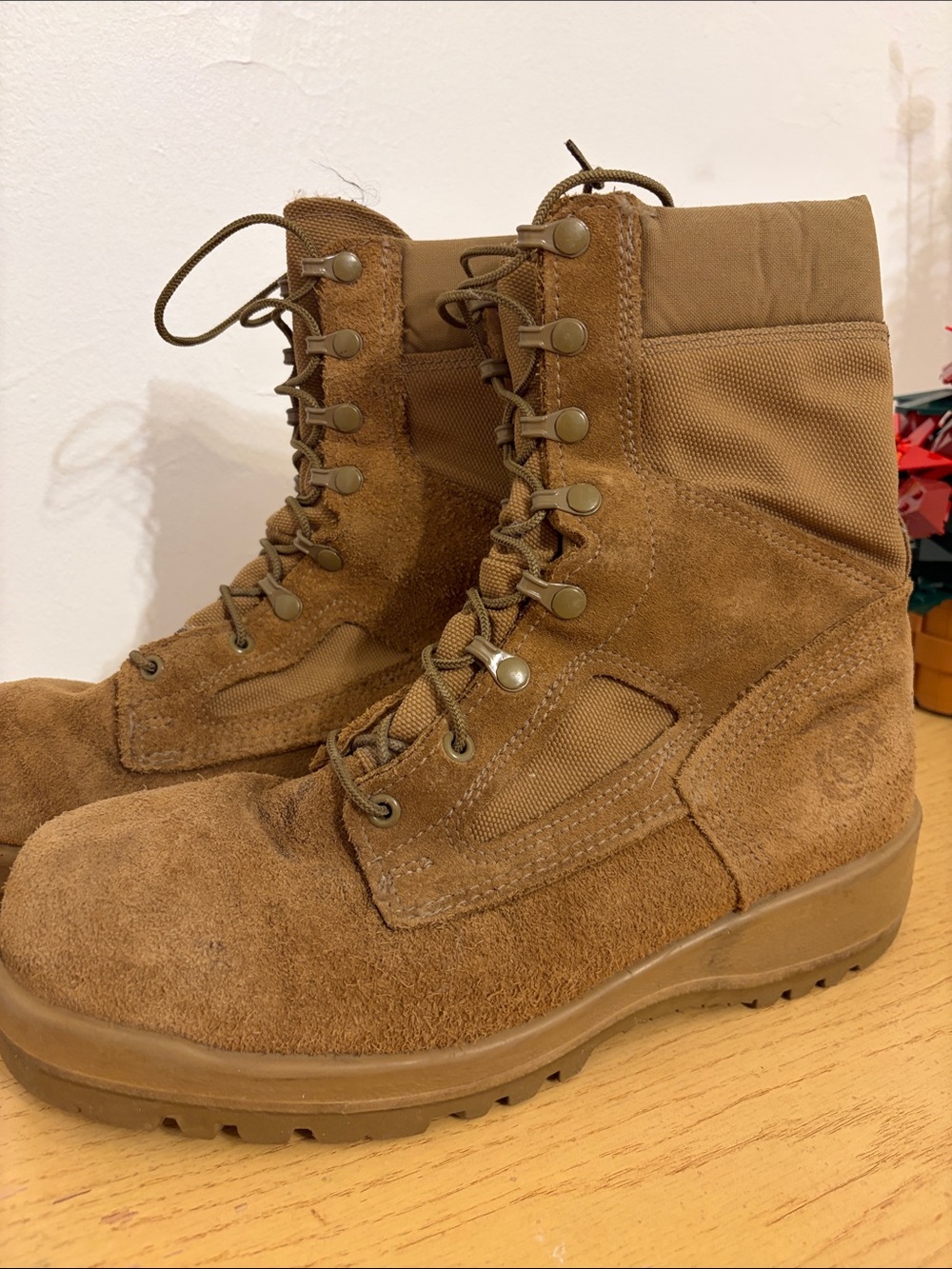 USMC Men's Lace-Up Tactical Boots in Brown Suede